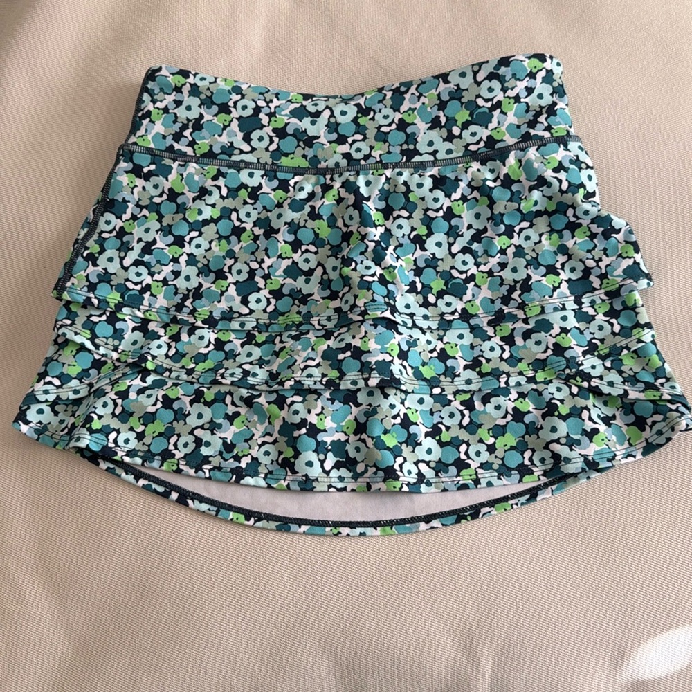 Athleta girls size 12, L, swing skort.  Almost like new.